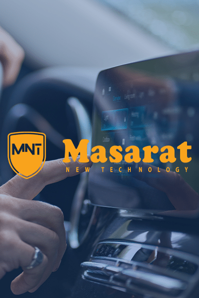 شاشة لمس داخل سيارة حديثة